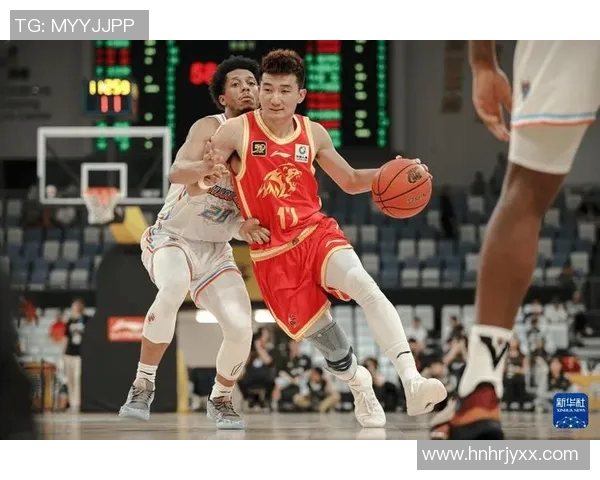 孙铭徽的篮球之路:从青涩少年到国家队核心的成长历程 孙铭徽的篮球之路:从青涩少年到国家队核心的成长历程