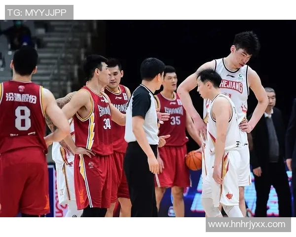 山西男篮与四川队激战正酣谁能在这场对决中笑到最后