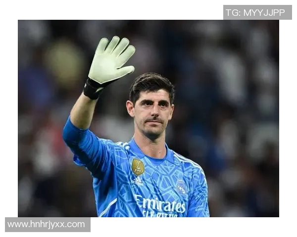 库尔图瓦：从守门员到球队灵魂的蜕变与荣耀之路