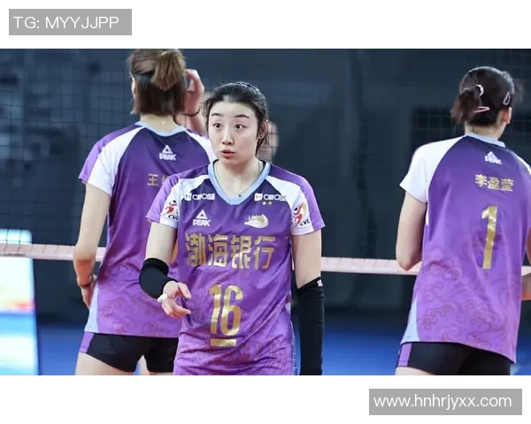 女篮解放军与新疆队激战正酣谁将赢得这场精彩对决的胜利 女篮解放军与新疆队激战正酣谁将赢得这场精彩对决的胜利