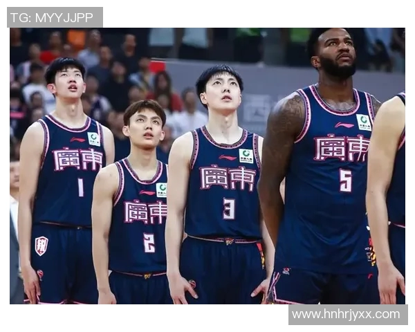 深圳篮球队实力之争引发热议球迷观点各异的背后故事